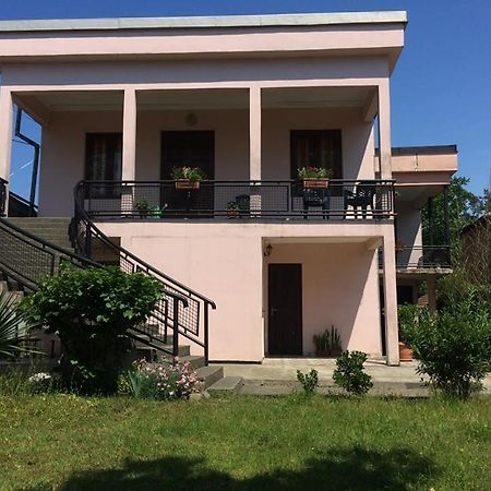 Marinas Guesthouse Kobuleti Exteriör bild