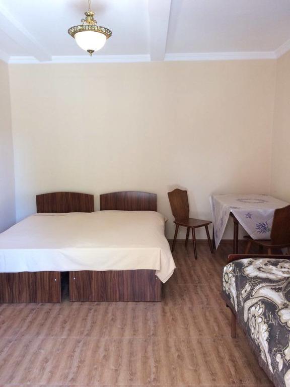 Marinas Guesthouse Kobuleti Exteriör bild