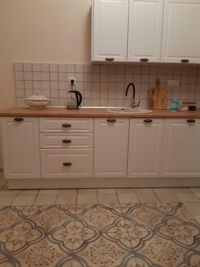 Marinas Guesthouse Kobuleti Rum bild